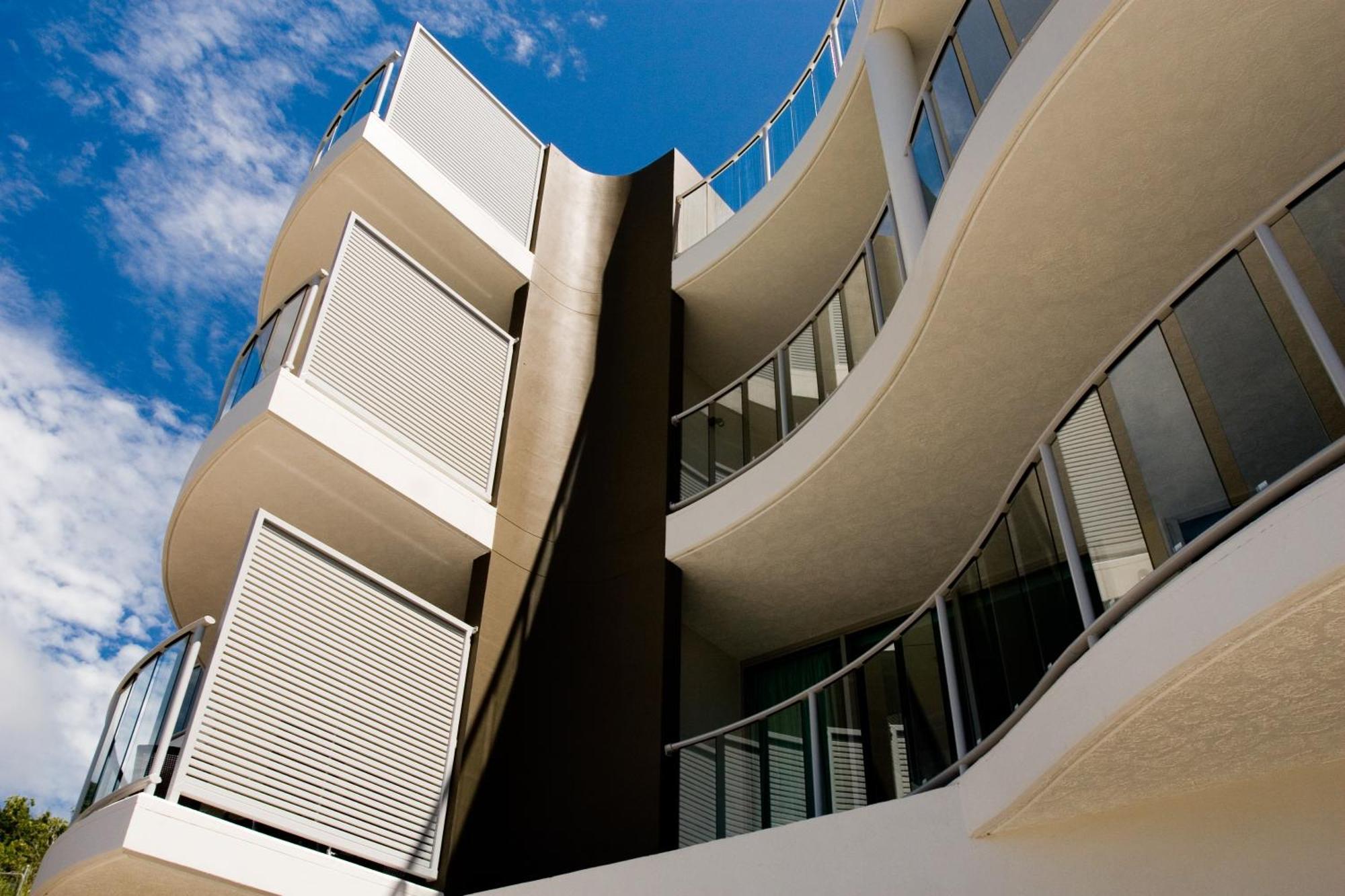 에일리비치 엣 마리나 쇼어스 아파트 호텔 외부 사진 The exterior of the building
